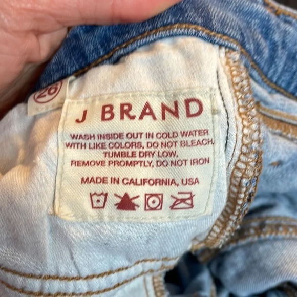 J Brand Bell Bottoms Woman’s jeans. The style is Icicle - Picture 13 of 13